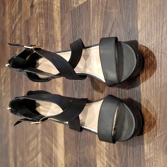 Jessica Simpson black wedge heels - Picture 3 of 8